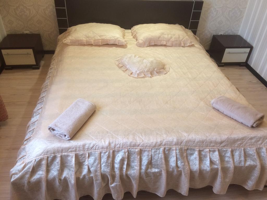 Hotel Grant Pesochin Bagian luar foto