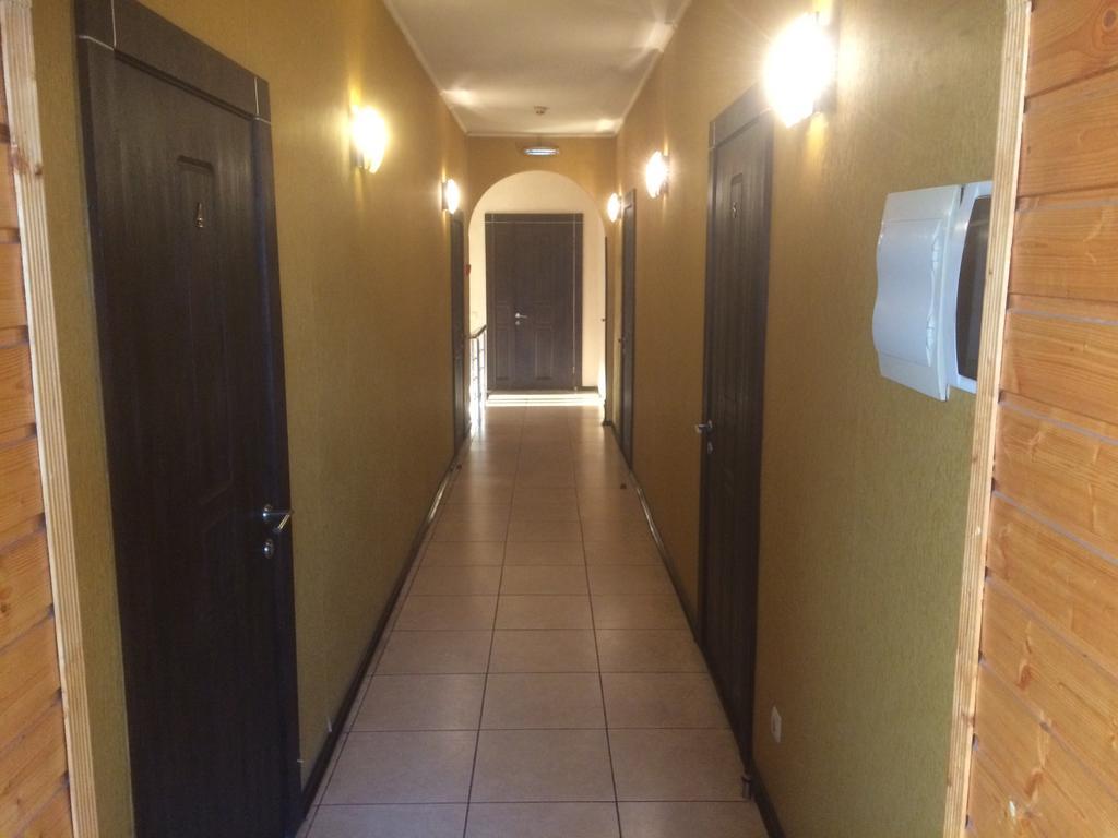 Hotel Grant Pesochin Bagian luar foto