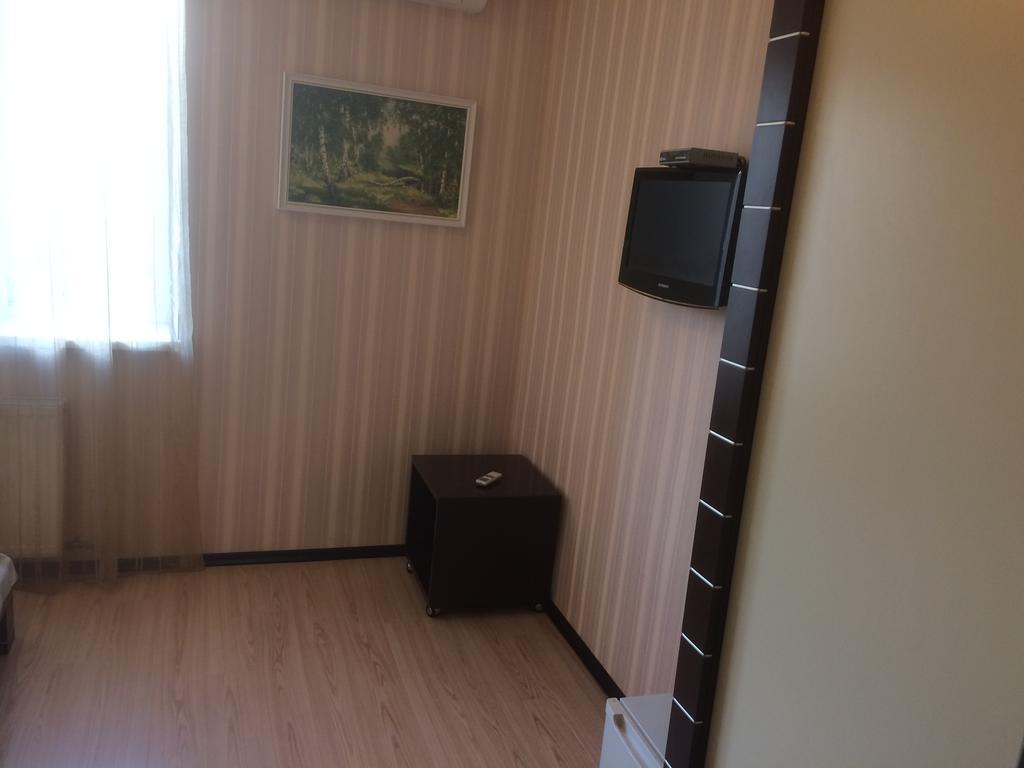 Hotel Grant Pesochin Bagian luar foto