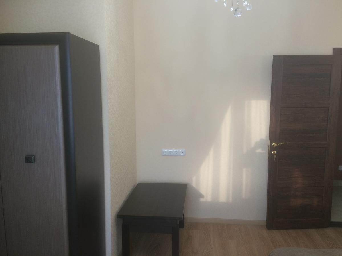 Hotel Grant Pesochin Bagian luar foto